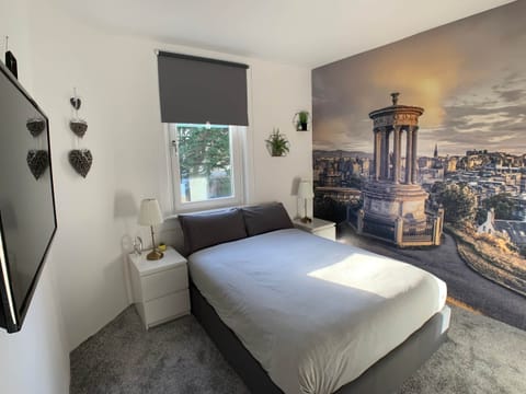 Bedroom 1 (1)