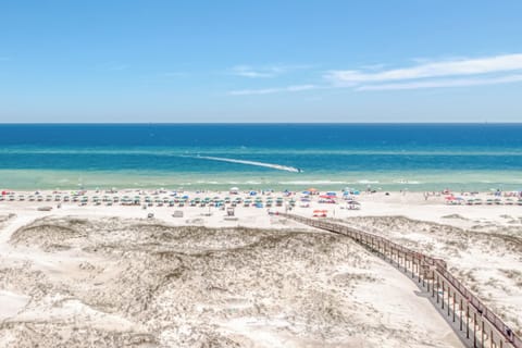 Don't Worry...Beach Happy!~Sunsuite~Resort Amenities~Great Views - Don't Worry...Beach Happy!~Sunsuite~Resort Amenities~Great Views~Book Now for an Amazing Vacay!