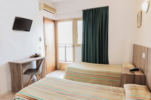 Superior Double or Twin Room, 1 Double or 2 Twin Beds | In-room safe, desk, bed sheets