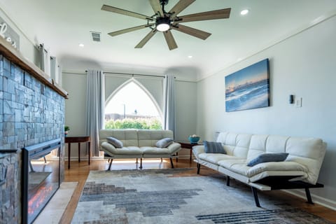 living room looking out to front yard