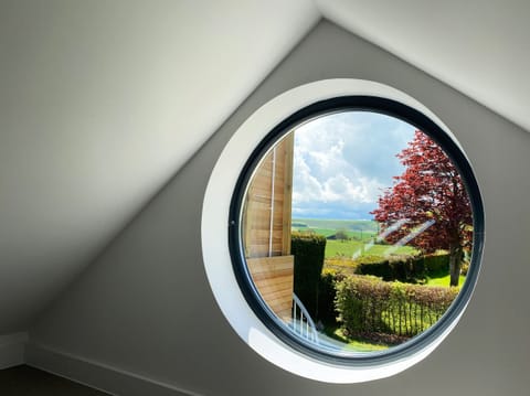 Cottage | 2 bedrooms, individually decorated, individually furnished, free WiFi