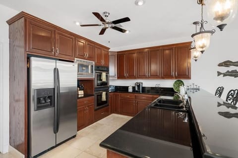 Gourmet Kitchen, Stainless Appliances, Granite Counters.
