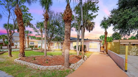 Let Mighty Little Beach be your home away from home in Panama City Beach, Florida. Drive up and park right out in front of the unit with 2 tandem parking spaces.
