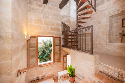 House, 3 Bedrooms, Smoking, Balcony | Interior