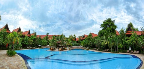 Indoor pool, seasonal outdoor pool, pool umbrellas, sun loungers