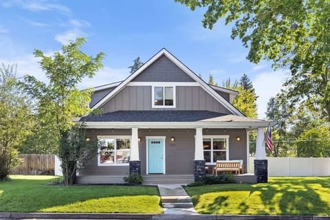 Downtown Coeur d' Alene Home