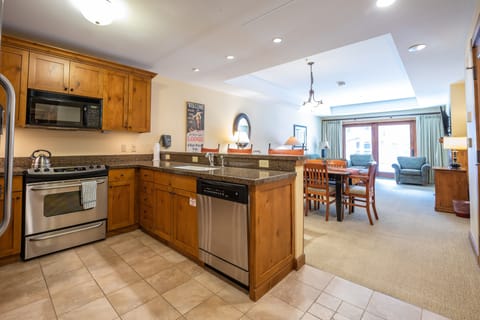 Condo, 1 Bedroom | Private kitchen | Fridge, oven, dishwasher, coffee/tea maker