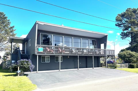 West/Sunset facing with lots of room for outdoor seating and viewing