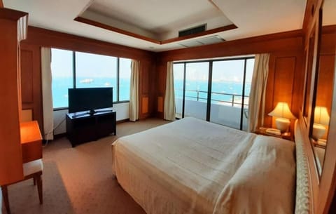 Suite | Minibar, free WiFi, bed sheets