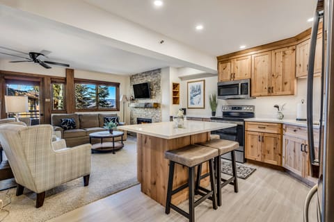 Brand new, fully renovated kitchen