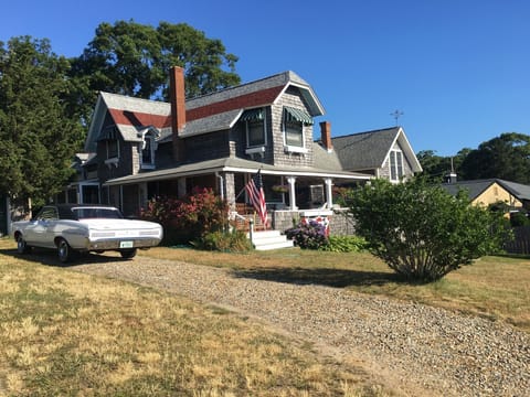 Ocean, park, lake and harbor view 6 br cottage w/ac
