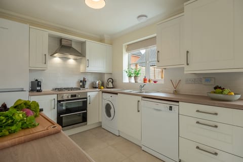 Ground floor: Kitchen