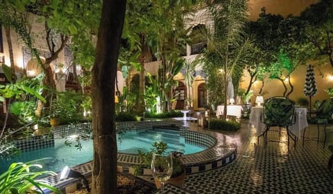 Seasonal outdoor pool, pool umbrellas