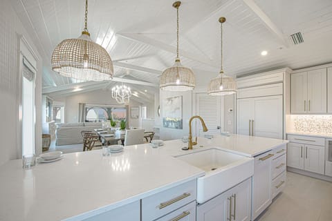 Kitchen with a View! Get everyone together in one place!