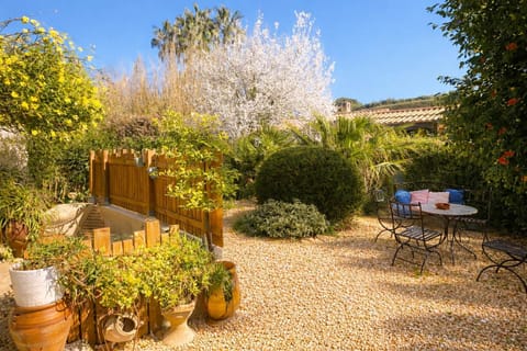 https://www.provence-holidays.com