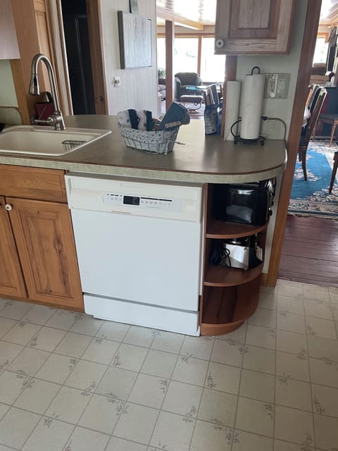 Kitchen with dishwasher