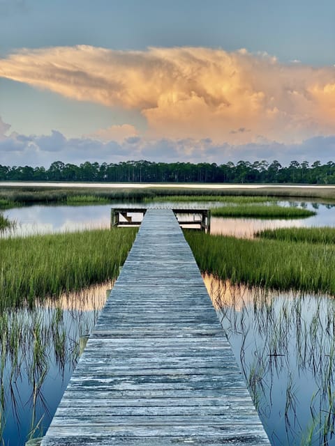 Your retreat “Hooked on the Bayou” at Sunrise
Discover the Peace