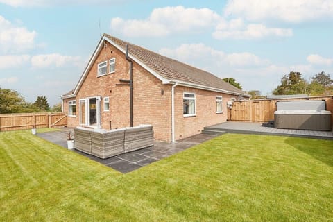 Badgers Cottage, Brotton - Host & Stay