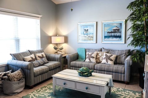 Home Decor, Couch, Furniture, Table, Architecture