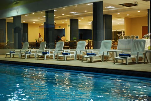 Outdoor pool, sun loungers
