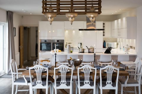 House | 5 bedrooms, WiFi