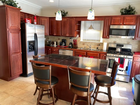 Enjoy this spacious open concept kitchen perfect for family get togethers!