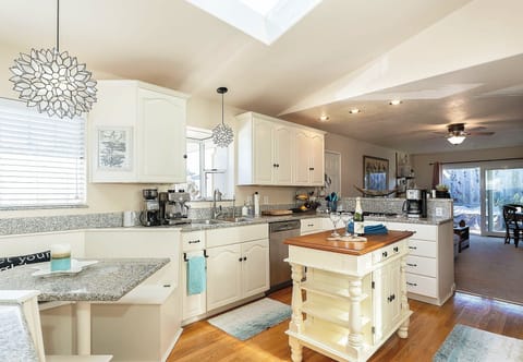 Kitchen with Dining Nook