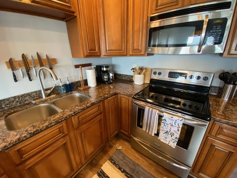 Motion sensor faucet for your cooking convenience! 