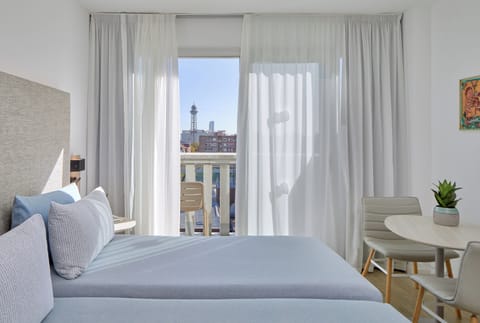 Premium bedding, down comforters, minibar, in-room safe