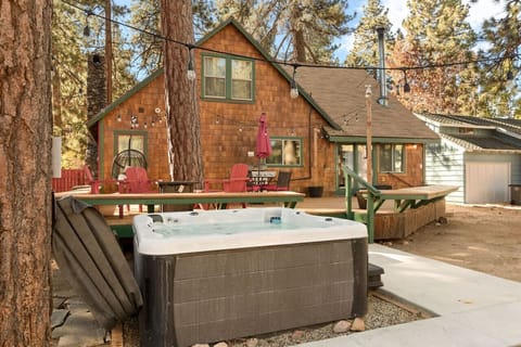 Take a dip in the hot tub after a long day on the lopes or lake!