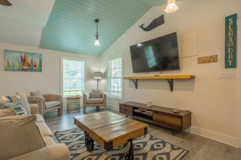 Living Room w/ TV- Great Open Concept w/ Hardwood Flooring