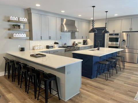 Kitchen with peninsula and island seating