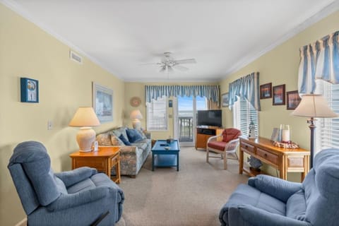 Step onto the balcony and enjoy direct ocean views at Finestere H3.