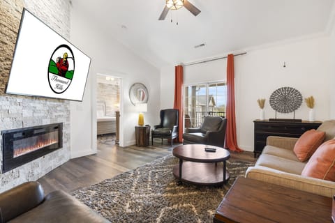 Comfortable Living Room with Cable TV/DVD and Sofa Bed