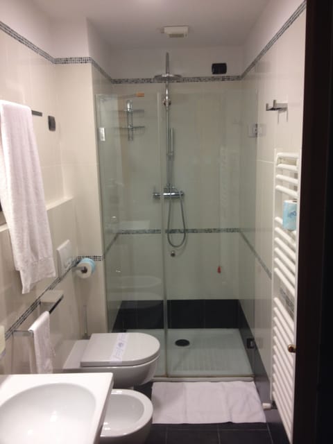 Triple Room | 1 bedroom, hypo-allergenic bedding, down comforters, pillowtop beds