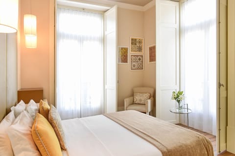 Double Room | Minibar, in-room safe, desk, soundproofing