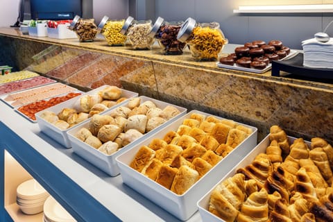 Daily buffet breakfast for a fee