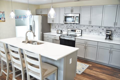 Beautifully Renovated Kitchen with Most Kitchen Necessities Supplied