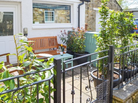 Sitting-out-area | Warwick House, Felton