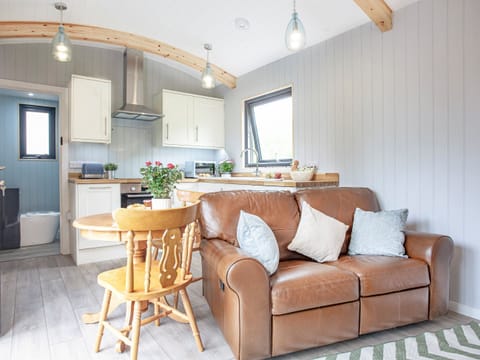 Open plan living space | Moor Hen Shepherd Hut - Ponsford Ponds, Knowle, near Cullompton