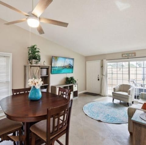 Living/Dining Area