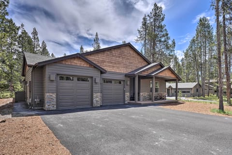 Sunriver Vacation Rental | 3BR | 2BA | Single Story | 2,165 Sq Ft