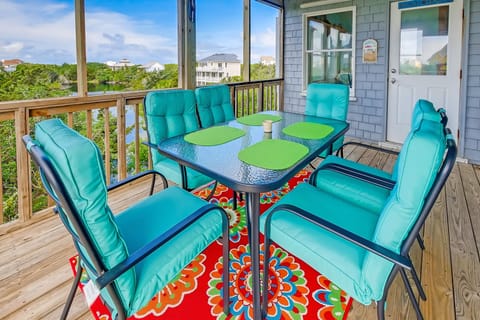 Surf-or-Sound-Realty-951-Secret-Spot-Deck-Dining-1