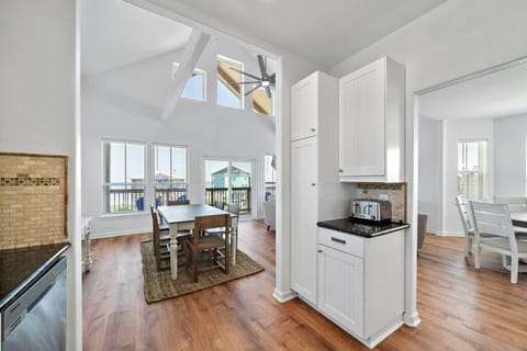 Create lasting memories around the dining table