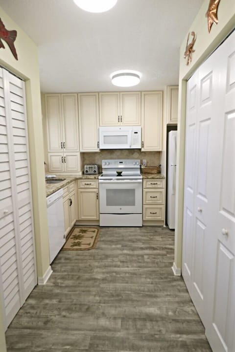 St. Augustine Beach Rentals Kitchen