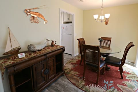 St. Augustine Beach Rentals Dining Room