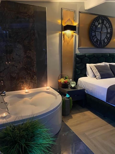 Executive Double Room, Jetted Tub | Individually decorated, desk, laptop workspace, free WiFi