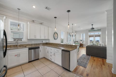 The Sassy Seagull - Watersound - Kitchen