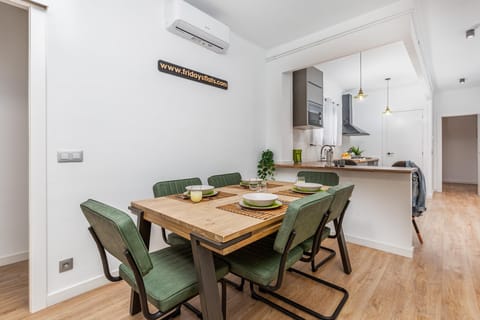 Dinning table and ac 