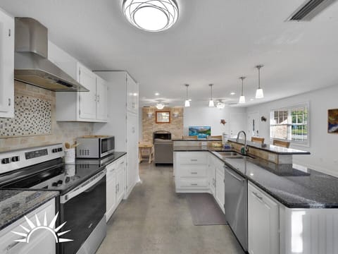 Updated full kitchen